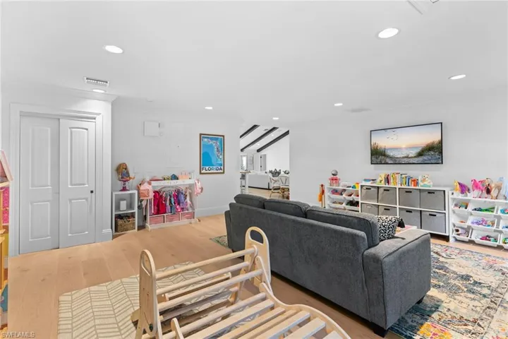 436 Corbel Dr, Naples, Florida 34110