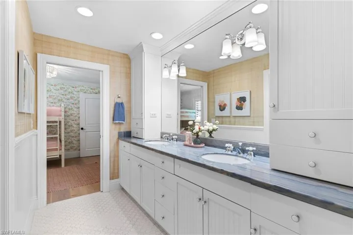 436 Corbel Dr, Naples, Florida 34110