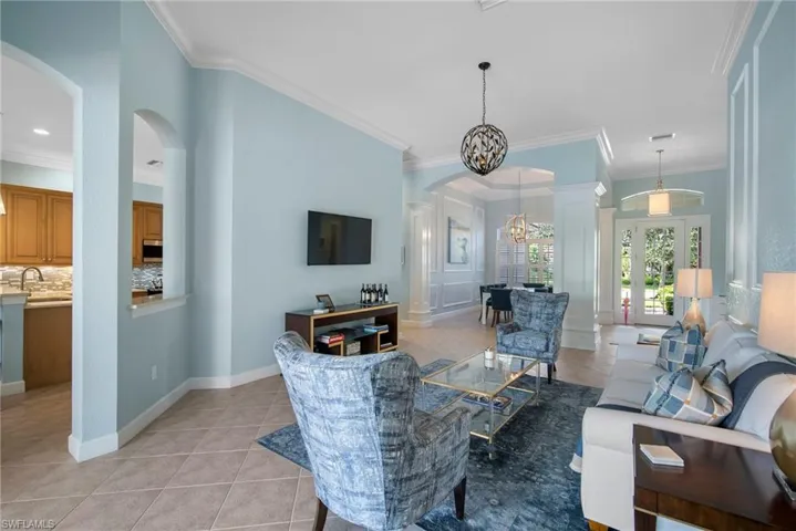 8788  Mustang Island  CIR, Naples, FL 34113