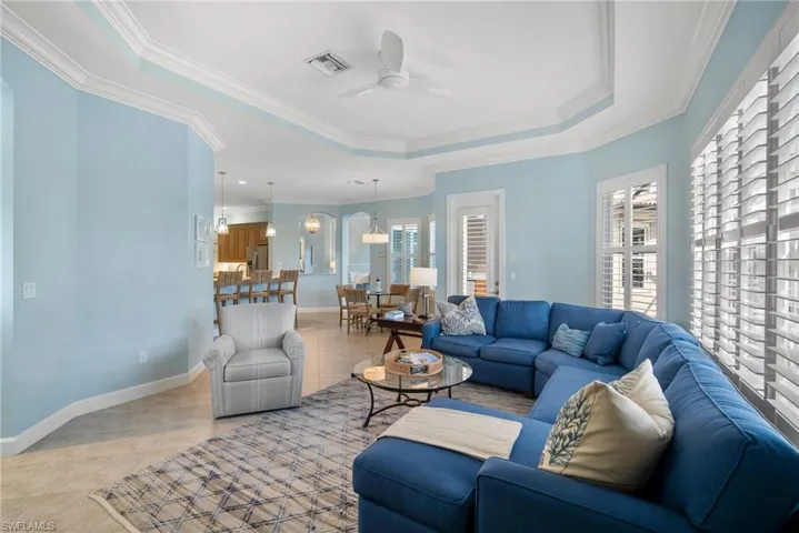 8788  Mustang Island  CIR, Naples, FL 34113