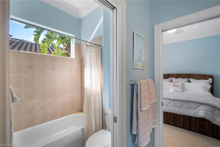 8788  Mustang Island  CIR, Naples, FL 34113