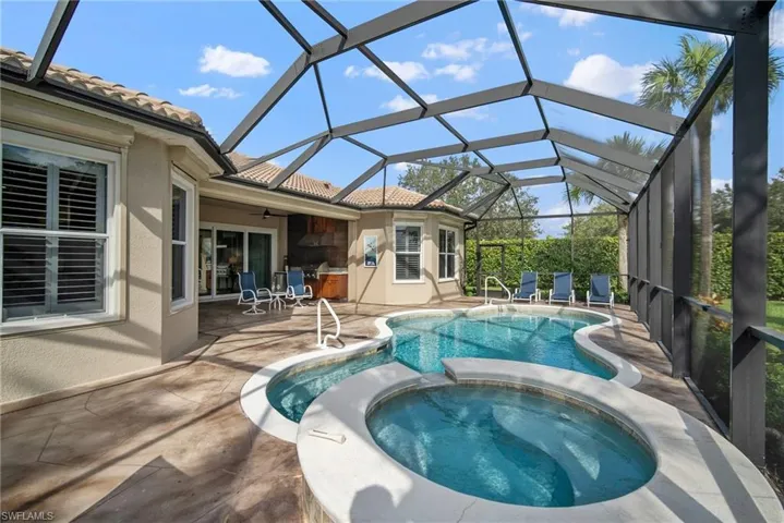 8788  Mustang Island  CIR, Naples, FL 34113