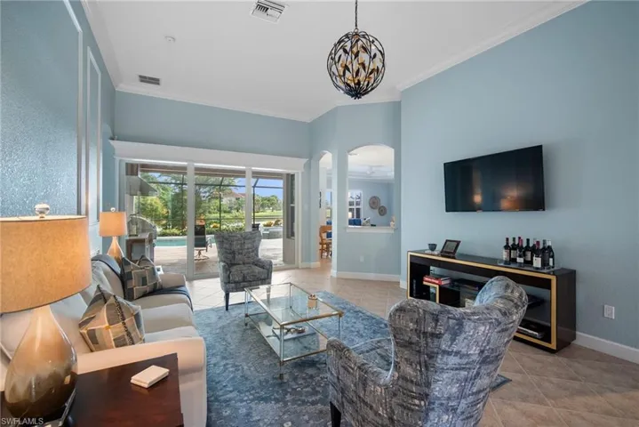 8788  Mustang Island  CIR, Naples, FL 34113