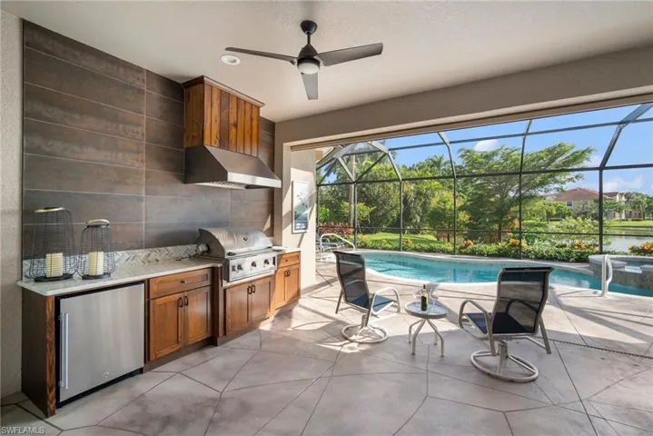 8788  Mustang Island  CIR, Naples, FL 34113