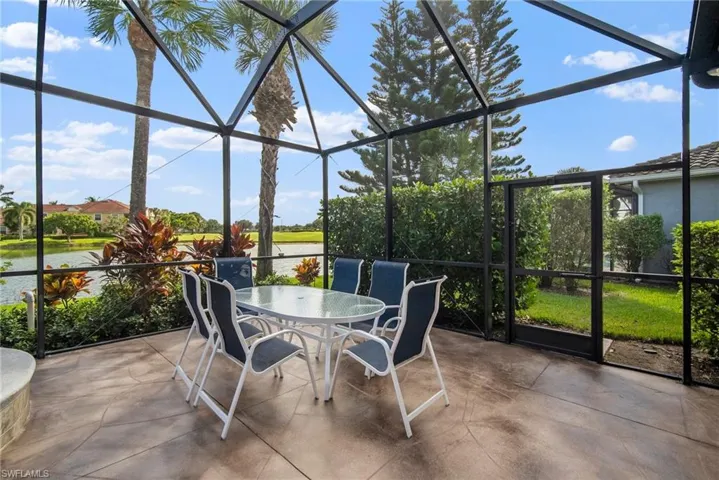 8788  Mustang Island  CIR, Naples, FL 34113