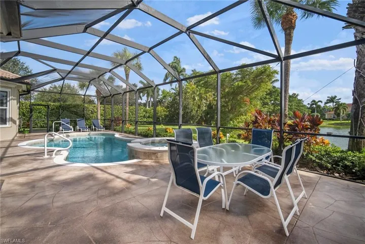 8788  Mustang Island  CIR, Naples, FL 34113