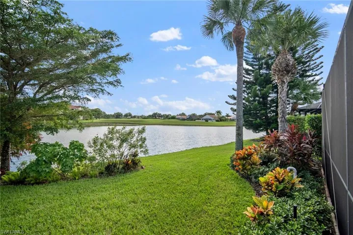 8788  Mustang Island  CIR, Naples, FL 34113