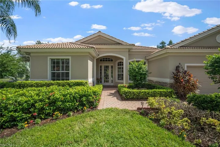 8788  Mustang Island  CIR, Naples, FL 34113