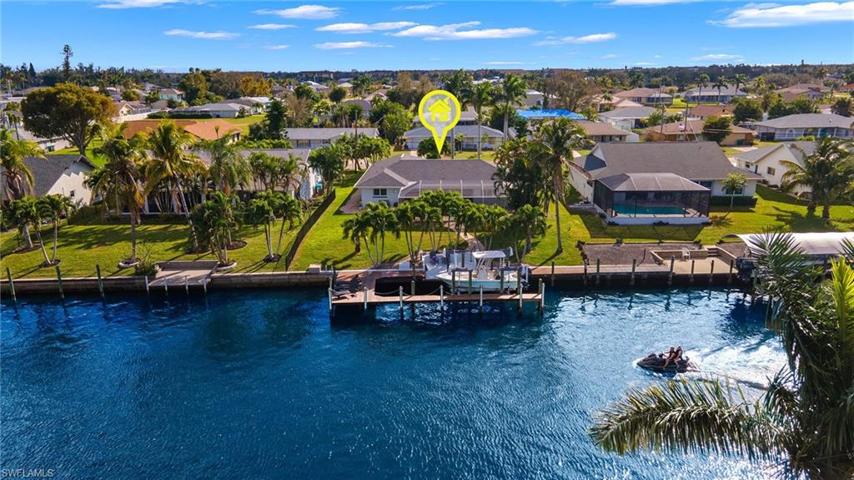 Cape Coral SE Gulf Access Pool Home, Sailboat Access, No Bridges to River, 30,000 Lb Boat Lift!