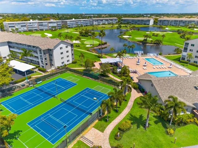14751 Hole In 1 Cir 205, Fort Myers, Florida 33919