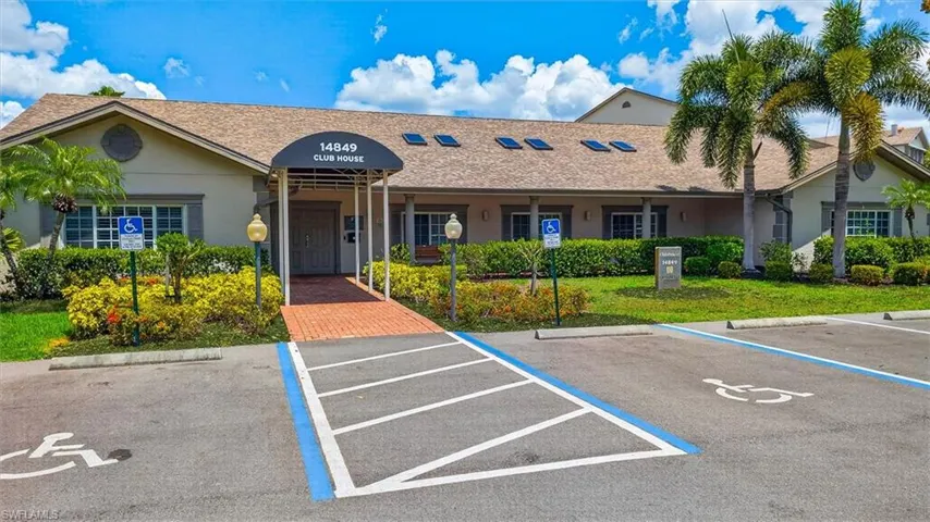 14751 Hole In 1 Cir 205, Fort Myers, Florida 33919
