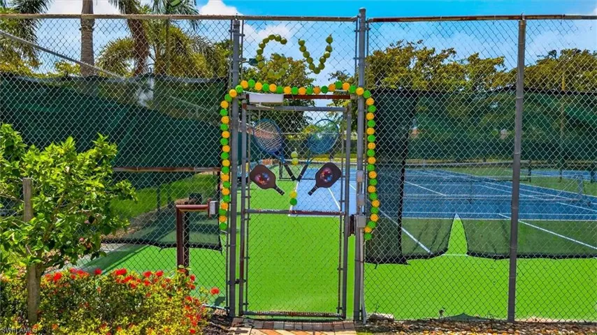 14751 Hole In 1 Cir 205, Fort Myers, Florida 33919