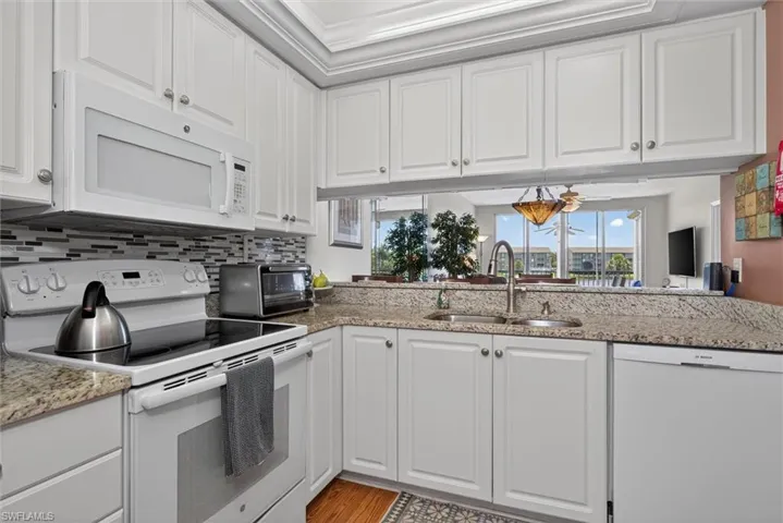 14751 Hole In 1 Cir 205, Fort Myers, Florida 33919
