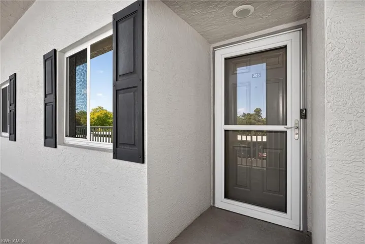 14751 Hole In 1 Cir 205, Fort Myers, Florida 33919