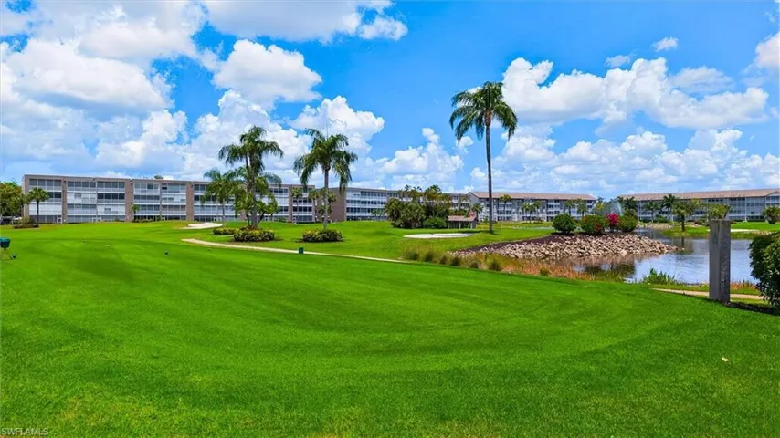 14751 Hole In 1 Cir 205, Fort Myers, Florida 33919
