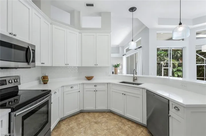 1932  Springberry  CIR, Naples, FL 34109