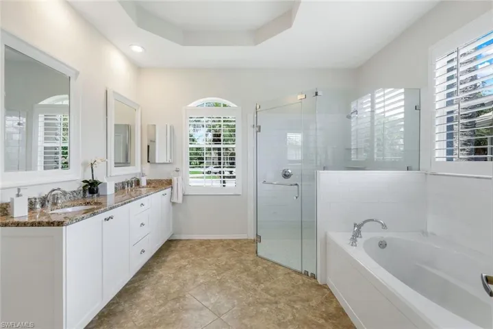 1932  Springberry  CIR, Naples, FL 34109