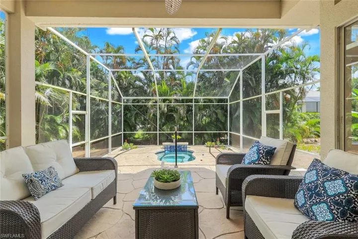 1932  Springberry  CIR, Naples, FL 34109