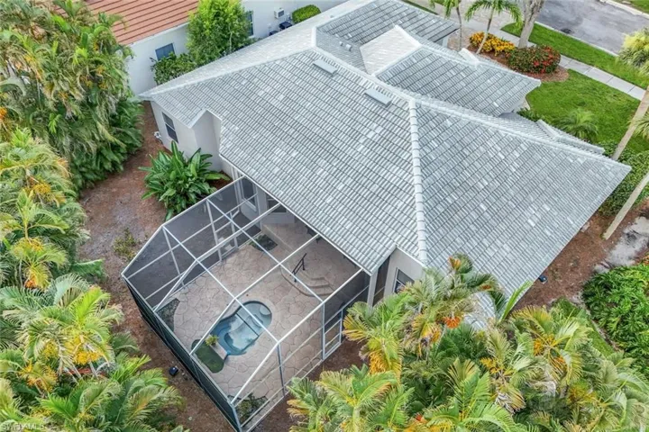 1932  Springberry  CIR, Naples, FL 34109