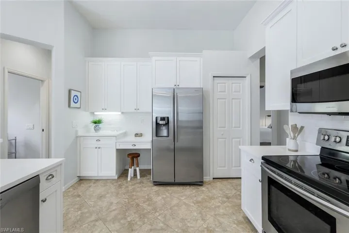 1932  Springberry  CIR, Naples, FL 34109