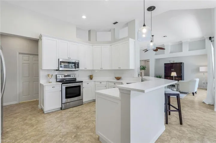 1932  Springberry  CIR, Naples, FL 34109