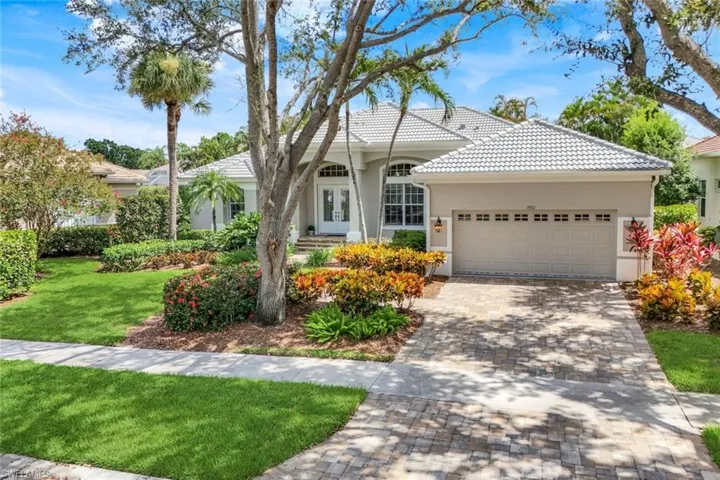1932  Springberry  CIR, Naples, FL 34109
