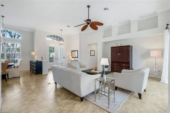 1932  Springberry  CIR, Naples, FL 34109