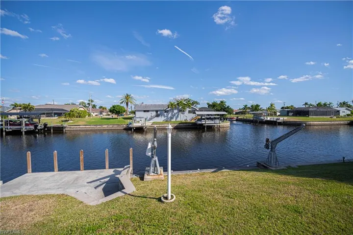 2201 SE 10th  AVE, Cape Coral, FL 33990