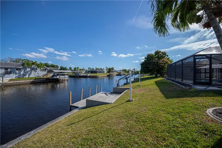 2201 SE 10th  AVE, Cape Coral, FL 33990