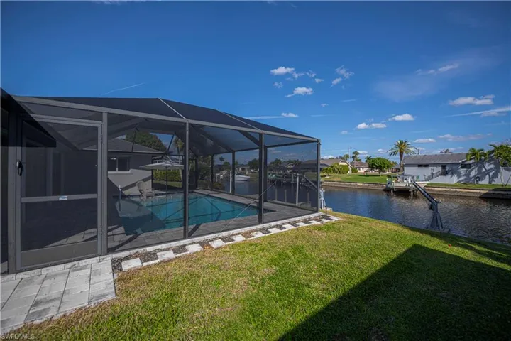 2201 SE 10th  AVE, Cape Coral, FL 33990