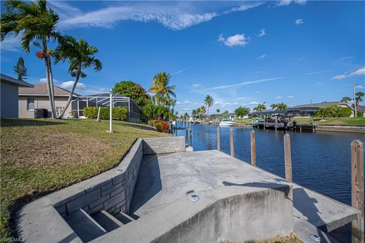 2201 SE 10th  AVE, Cape Coral, FL 33990