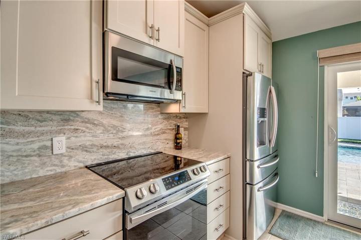 New and upgraded stainless steel appliances!