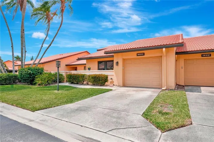 5360  Governors  DR, Fort Myers, FL 33907