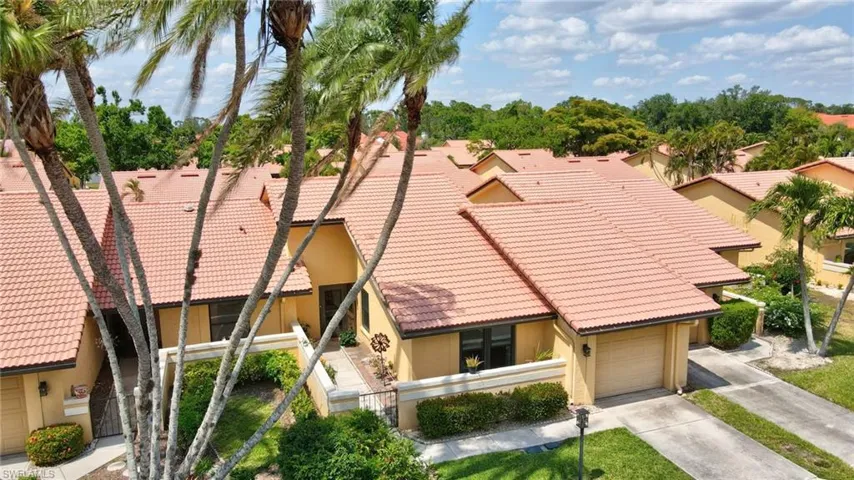 5360  Governors  DR, Fort Myers, FL 33907