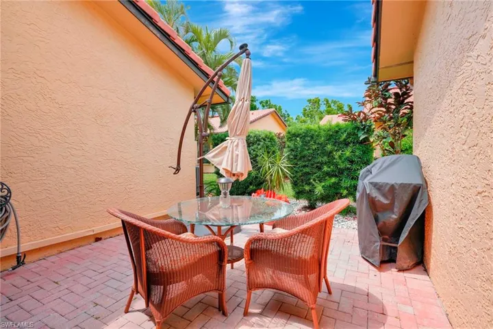 5360  Governors  DR, Fort Myers, FL 33907