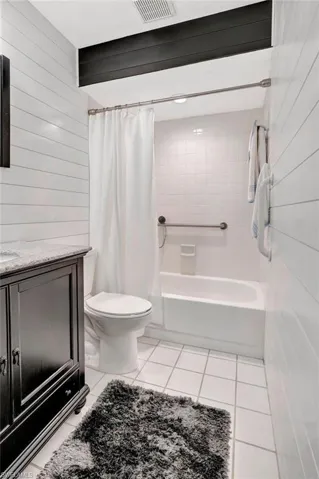 5360  Governors  DR, Fort Myers, FL 33907