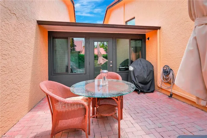 5360  Governors  DR, Fort Myers, FL 33907