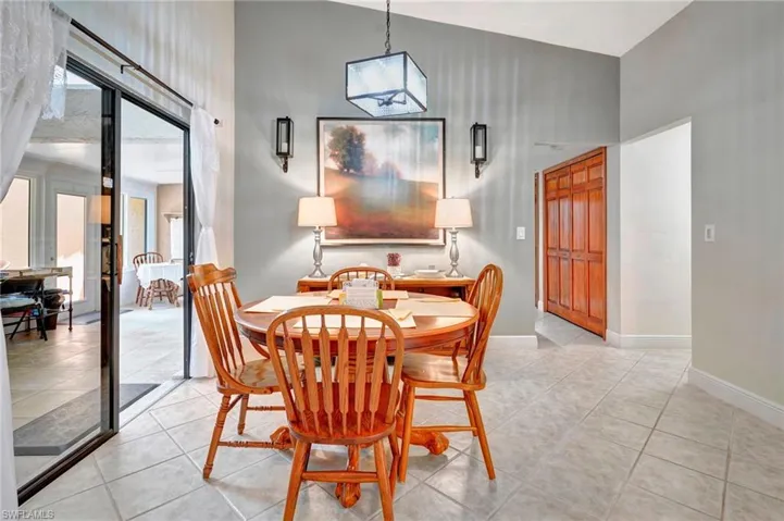 5360  Governors  DR, Fort Myers, FL 33907