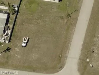 Aerial view of property and surrounding area