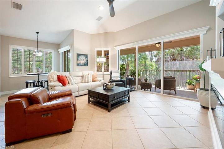 Spacious Living Areas, Plantation Shutters, Hunter Douglas Shades on 2 Sliders. Tiled Floorings.