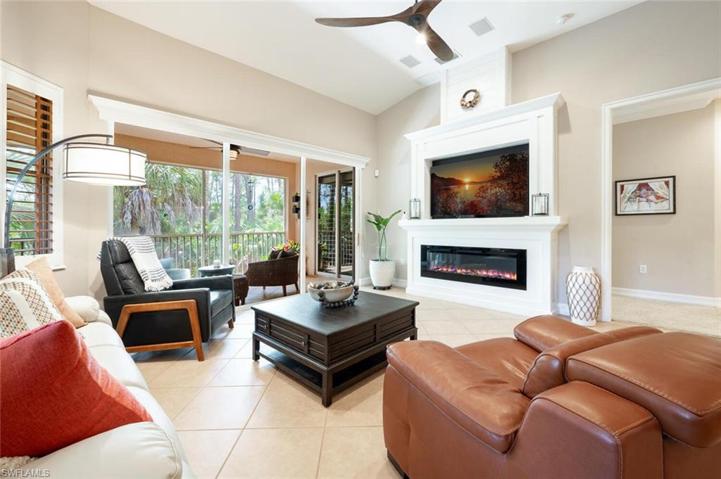 Designer Choices (Crown Moldings, Wainscoting Walls, Plantation Shutters, Upgraded Fans)