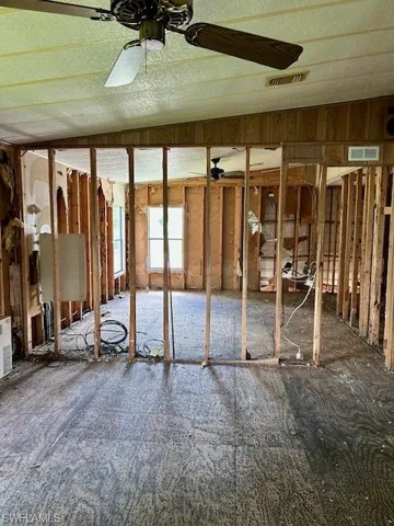 Misc room with lofted ceiling