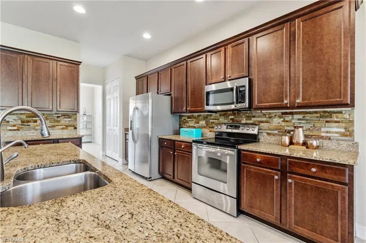 11164  Sparkleberry  DR, Fort Myers, FL 33913