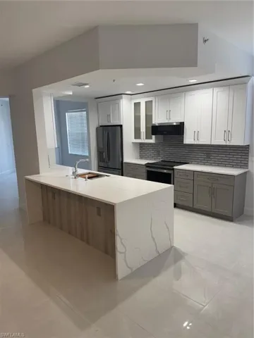 3063 Horizon Ln 1501, Naples, Florida 34109
