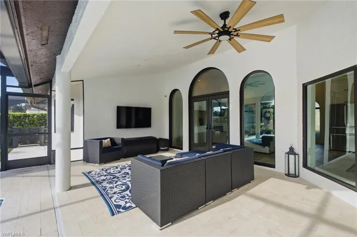 11532 Longshore Way W, Naples, Florida 34119