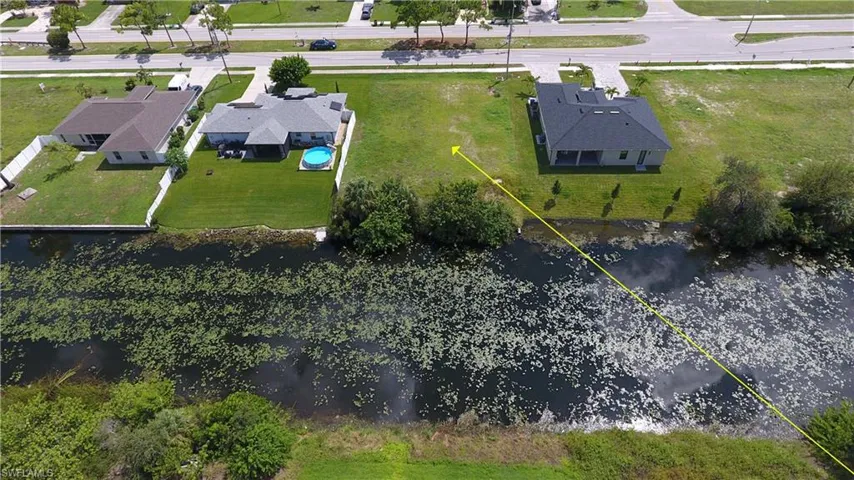 Canal-front lot with direct water access