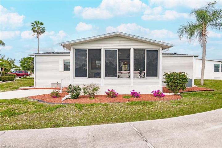 19851  Frenchmans S CT, North Fort Myers, FL 33903