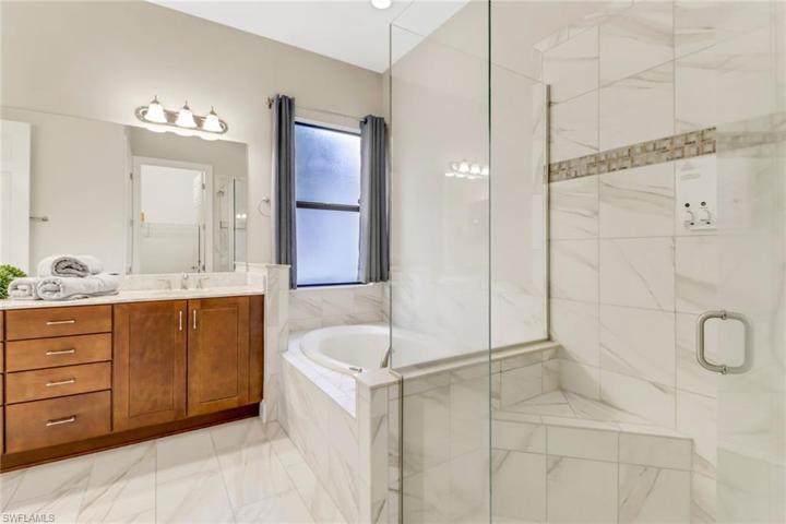main bathroom En-suite