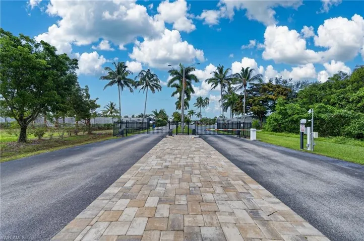 930 High Tide Ln, Fort Myers Beach, Florida 33931