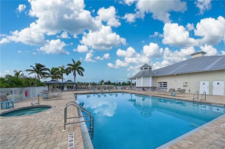 930 High Tide Ln, Fort Myers Beach, Florida 33931